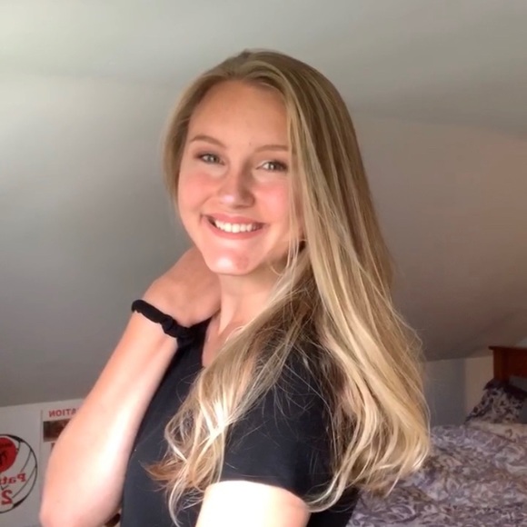 Profile Picture of Julia Patrick (@jpatrick2020) on Poshmark