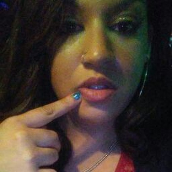 Profile Picture of Alexis Pompey (@adpompey90) on Poshmark