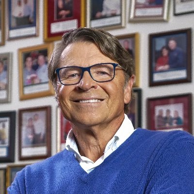 Profile Picture of David Novak (@DavidNovakOGO) on Twitter