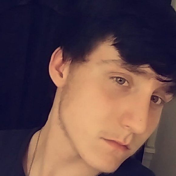 Profile Picture of Michael Quandt (@hucklebarry56) on Poshmark