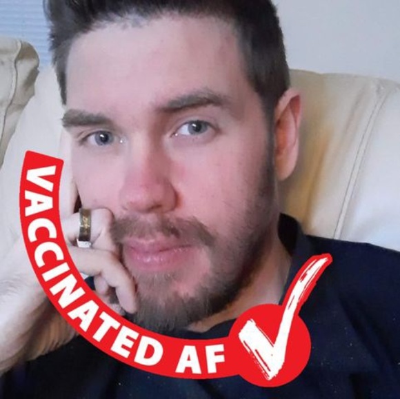 Profile Picture of Daniel Simons (@danielsimons265) on Poshmark