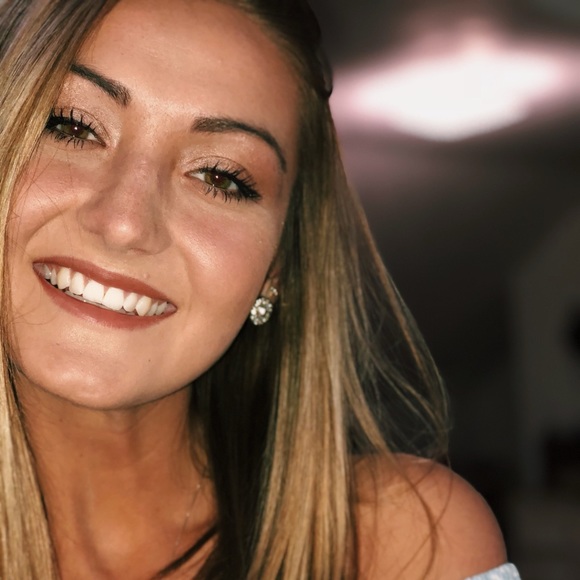 Profile Picture of Baleigh Fuhs (@baleighfuhs) on Poshmark