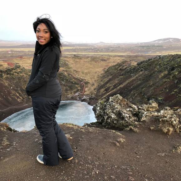 Profile Picture of Tia Smart (@tsmart6) on Poshmark