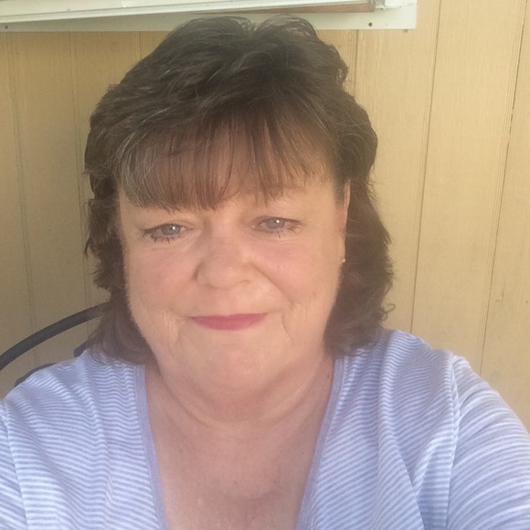 Profile Picture of Libby Garrett (@libbyg55) on Poshmark