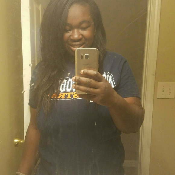 Profile Picture of Jadesha Mcgee (@jadeshaaa) on Poshmark