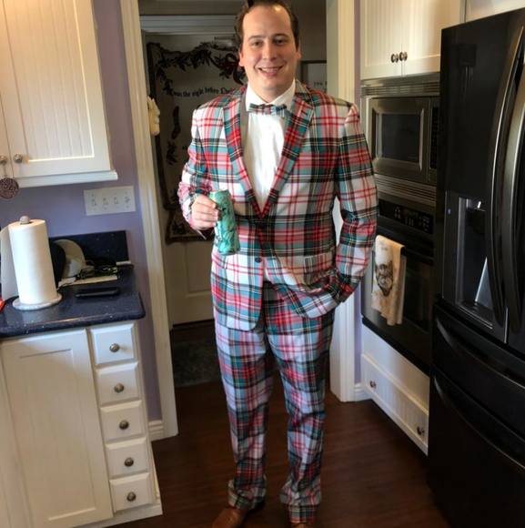 Profile Picture of Travis Ringeman (@ringerhcky09) on Poshmark