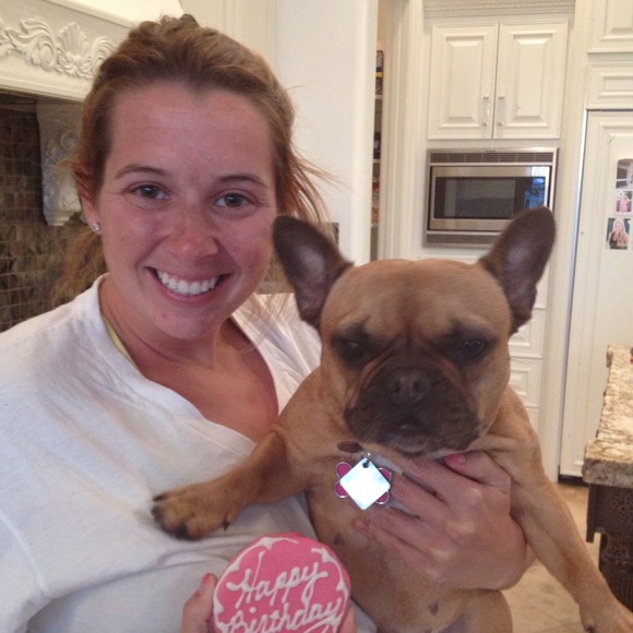 Profile Picture of Brittany Benditz (@bbenditz) on Poshmark