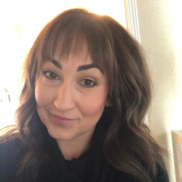 Profile Picture of Megan Gregory (@megreg83) on Poshmark