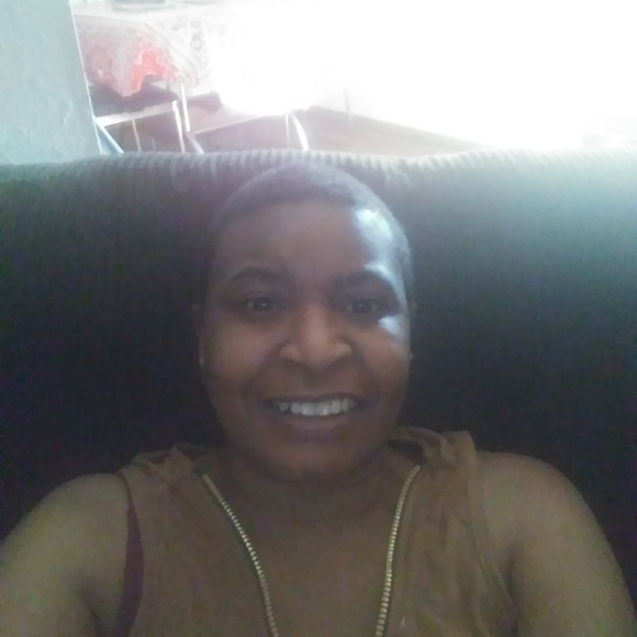 Profile Picture of Kim Greer (@kimgreer454) on Poshmark