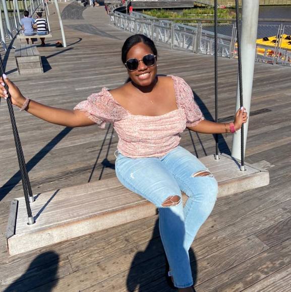 Profile Picture of Pauline Placide (@paulinep14) on Poshmark