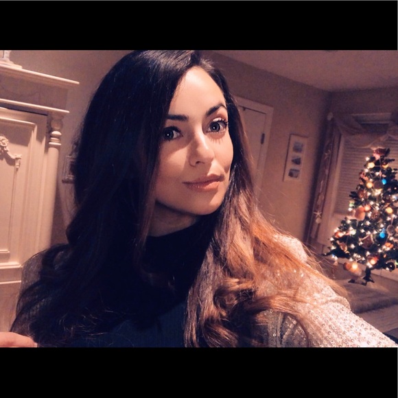 Profile Picture of Gabriella Lombardozzi (@g_lombardozzi) on Poshmark