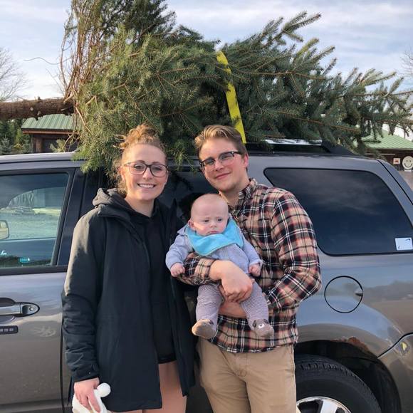 Profile Picture of Katelyn Holvey (@kholvey4242) on Poshmark