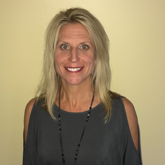 Profile Picture of Amy Maciejewski (@albc2075) on Poshmark
