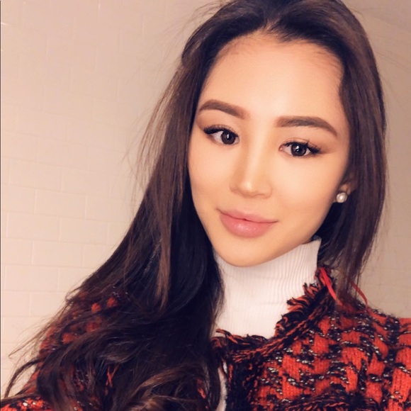 Profile Picture of Altynai Abdilmanova (@altynai_a) on Poshmark