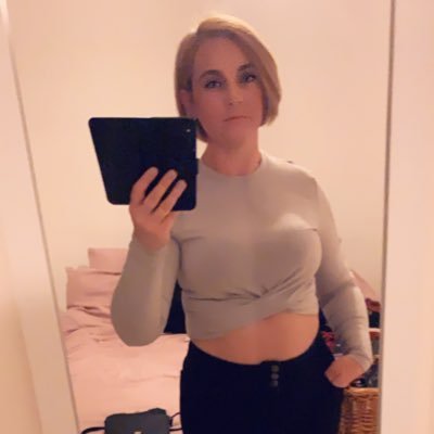 Profile Picture of Donna Hobbs (@Donnahobbs19) on Twitter