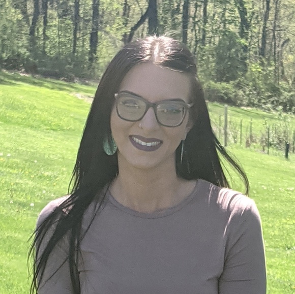 Profile Picture of Tina Rhea (@tinagaccetta23) on Poshmark