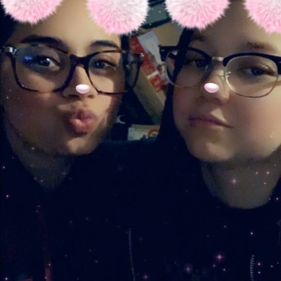 Profile Picture of Angeleqa Serapiglia (@aserapiglia) on Poshmark