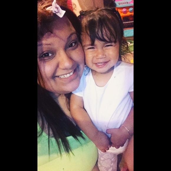 Profile Picture of Lupe Ruvalcaba (@bubbles_77) on Poshmark