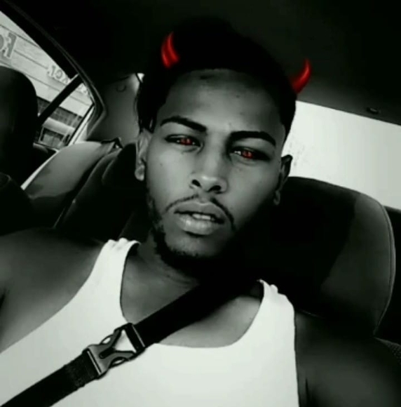 Profile Picture of Julian Lorenzo (@domix267) on Poshmark