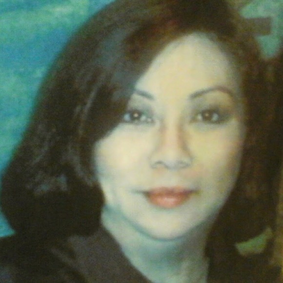 Profile Picture of Rose Pascual (@888rozvil) on Poshmark