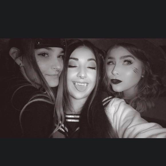 Profile Picture of Ukiah Bowline (@kat4361) on Poshmark