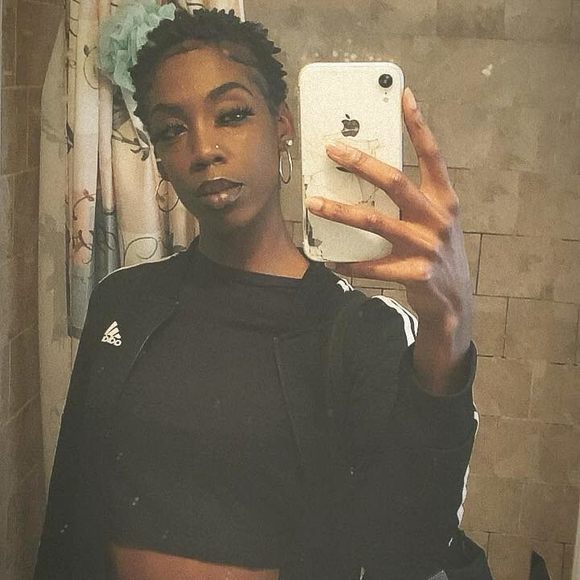 Profile Picture of Carla Foster (@carlamaayyne) on Poshmark