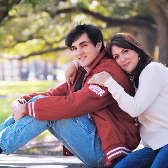 Profile Picture of Joshua Longoria (@joshua_longoria) on Poshmark