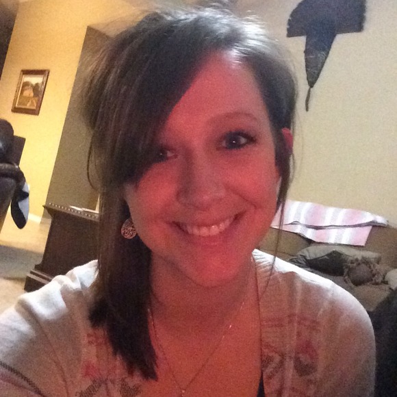 Profile Picture of Miranda Ingram (@mingram115) on Poshmark