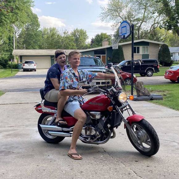 Zachary Schoenberger - Poshmark Profile Picture of Zachary Schoenberger (@zach_16ds) on Poshmark