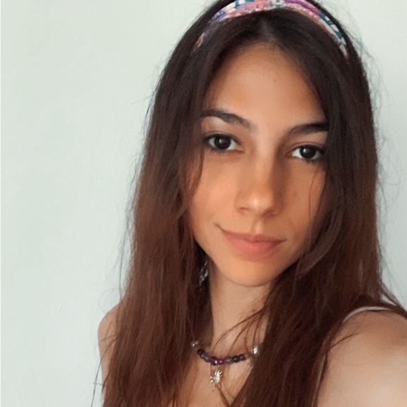 Profile Picture of Elvira Baffone (@eab77) on Poshmark
