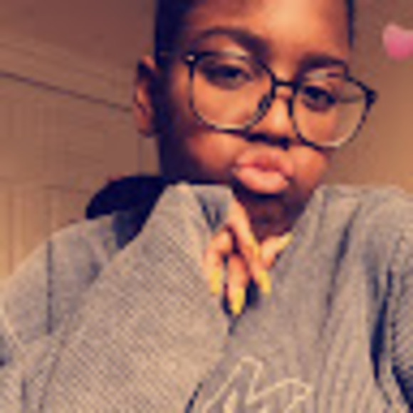 Profile Picture of Star Fantroy (@starfantroy) on Poshmark