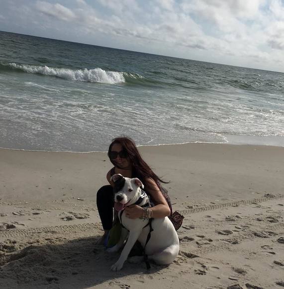 Profile Picture of Ashley Arezzi (@ashleyarezzi) on Poshmark