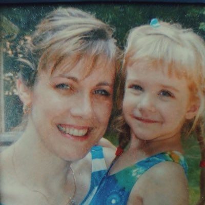 Profile Picture of Maria Behling (@smile_maria15) on Twitter