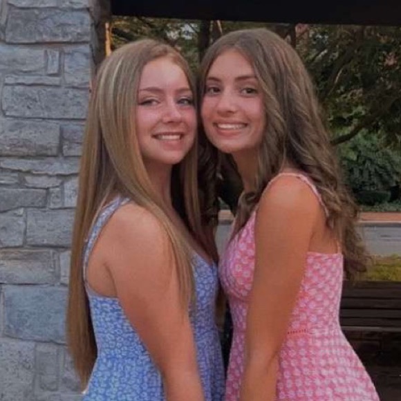 Profile Picture of Julia Donovan (@juliadonovan1) on Poshmark