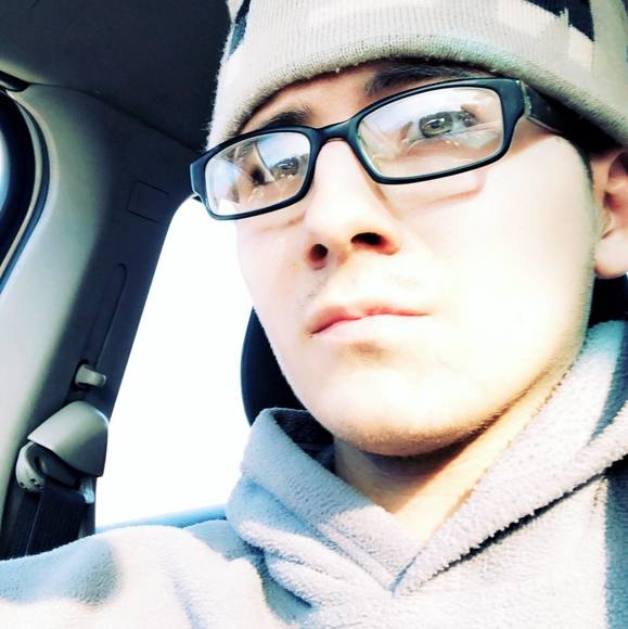 Profile Picture of Joshua Layhue (@joshua_layhue07) on Poshmark
