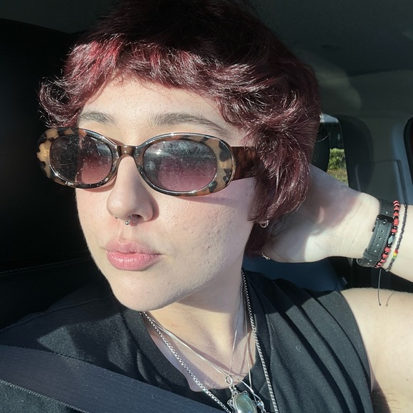 Profile Picture of Isa Dovales (@isaintheory) on Poshmark