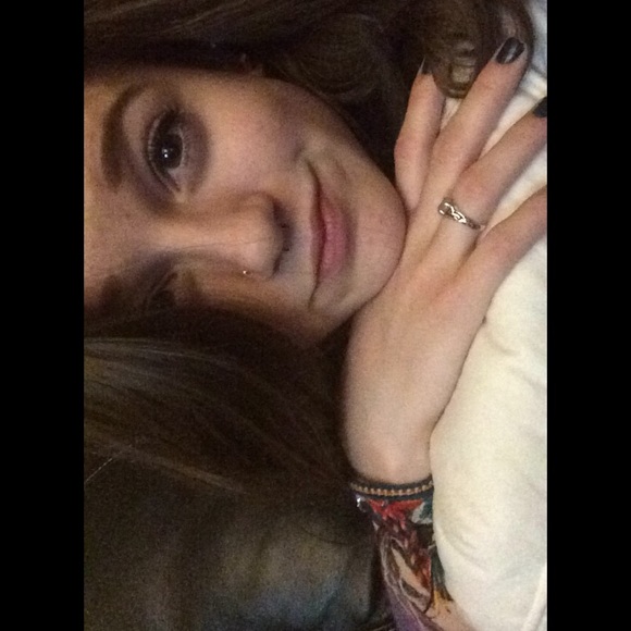 Profile Picture of Aimee Rust (@rustdfoxx) on Poshmark