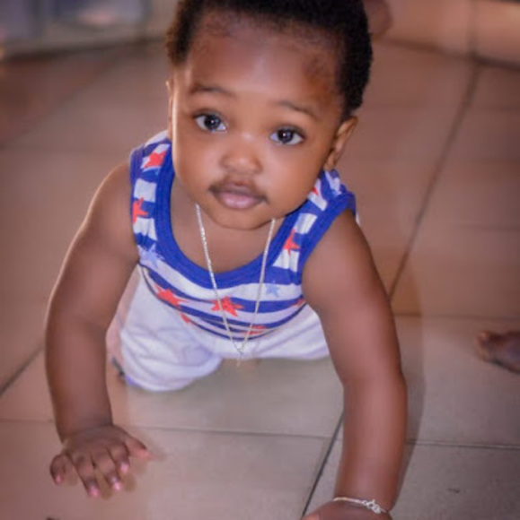 Profile Picture of Paulin Yakasa (@pyakasa67) on Poshmark