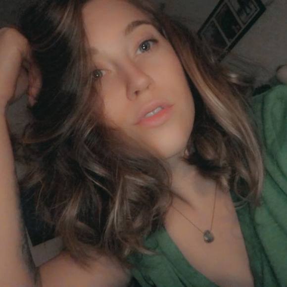 Profile Picture of Meredith Chandler (@mermer2015) on Poshmark
