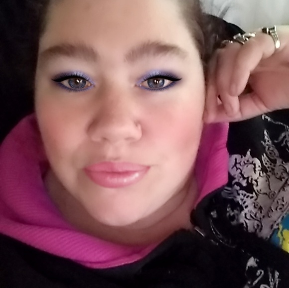 Profile Picture of Amanda Obrien (@aobrien090) on Poshmark