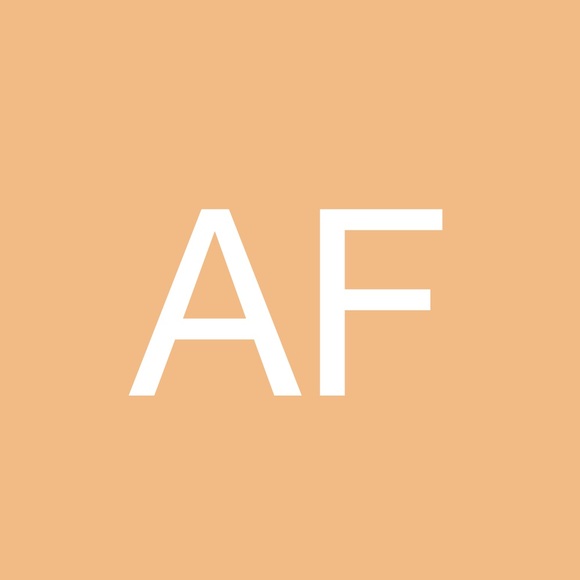 Profile Picture of Ashley Filimon (@acfilimon) on Poshmark