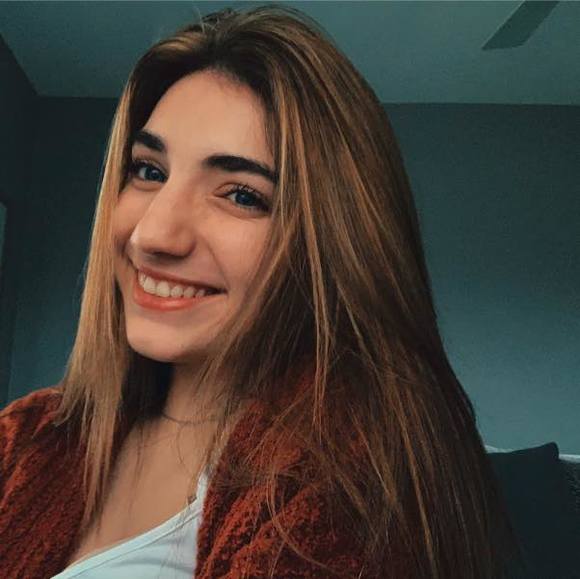 Profile Picture of Grace Puffenberger (@puf1201) on Poshmark