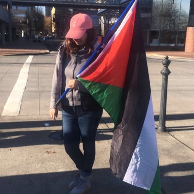 Profile Picture of Dana Mustafa (@dananasplitt) on Twitter