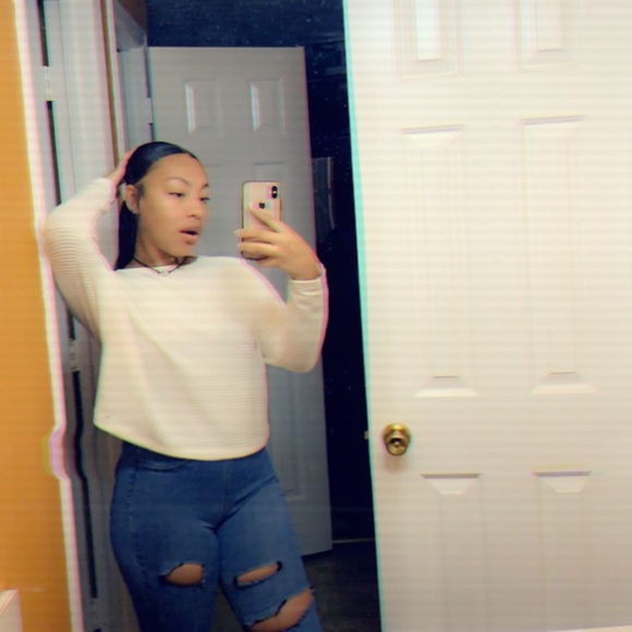 Profile Picture of Tori Barry (@torijena) on Poshmark