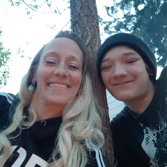 Profile Picture of Nicole Zyla (@nicolezyla) on Poshmark