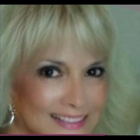 Profile Picture of Terri Riccadonna (@triccadonna) on Poshmark