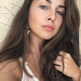 Profile Picture of Alisha Gronska | Illustrator - Surface Pattern Designer (@alishagronska) on Pinterest