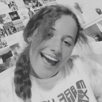 Profile Picture of Julia Lynch (@jllynch18) on Twitter
