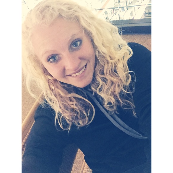 Profile Picture of Kourtni Freemyer (@runningirl15) on Poshmark