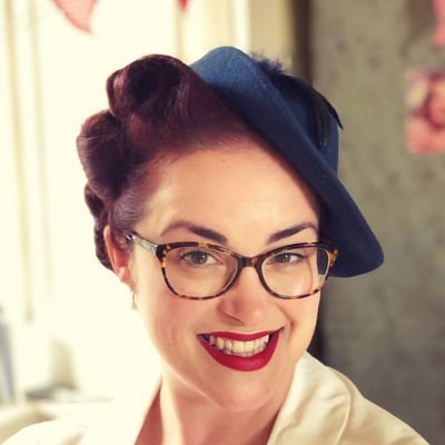 Profile Picture of Julia Knight (@je_knight) on Twitter